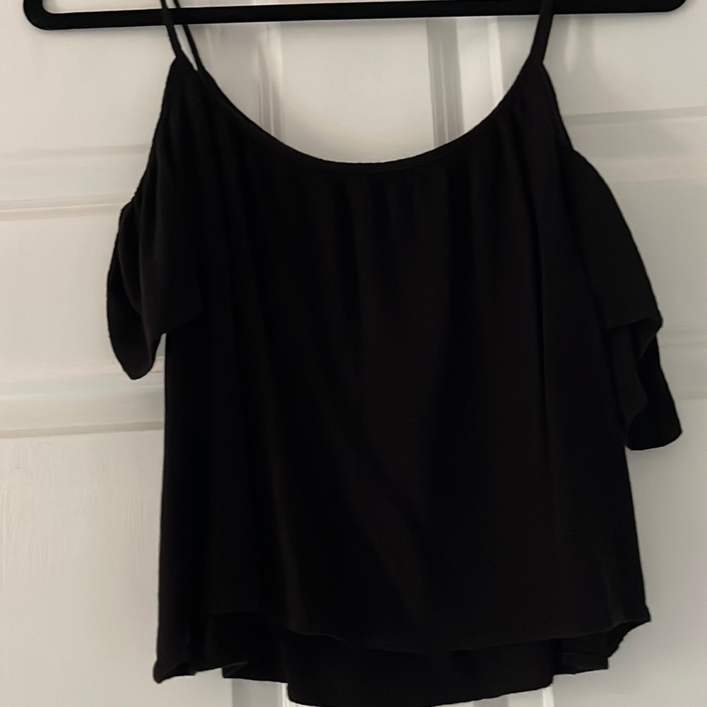 One ❤️ Clothing Cold Shoulder Crop Top